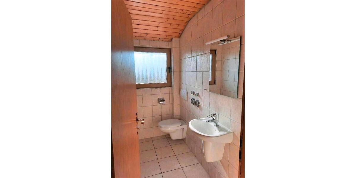Dachgeschoßwohnung Wutach - 4 Zimmer, 107 m&sup2;, 320.000&euro; | Angebot:27236079