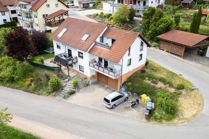 Haus Niedereschach - 10.5 Zimmer, 270 m&sup2;, 660.000&euro; | Angebot:21716541