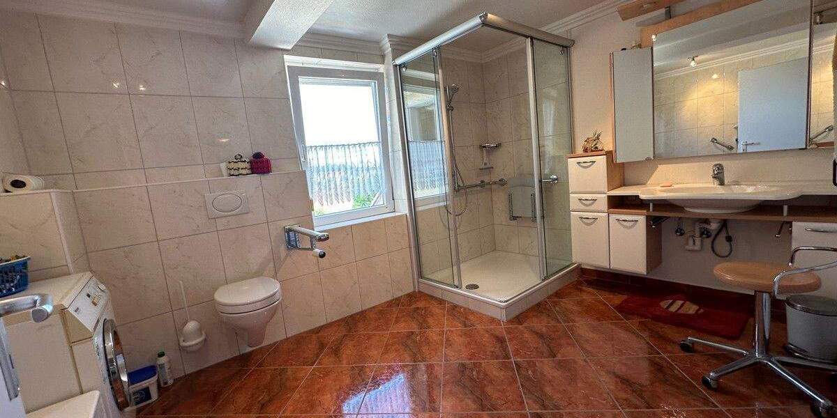 Mehrfamilienhaus, Wohnhaus Böttingen - 1 Zimmer, 230 m&sup2;, 310.000&euro; | Angebot:25683315