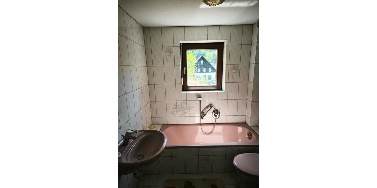 Mehrfamilienhaus, Wohnhaus Zimmern ob Rottweil - 11 Zimmer, 170 m&sup2;, 218.000&euro; | Angebot:25993916