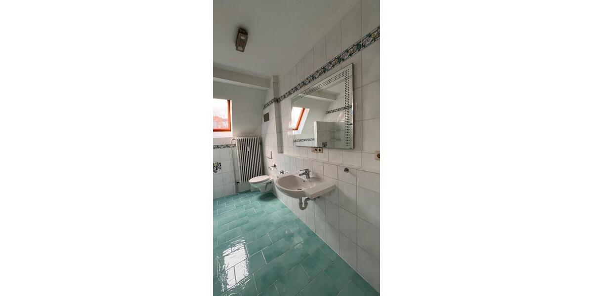 Dachgeschoßwohnung Villingen-Schwenningen Schwenningen - 2 Zimmer, 69 m&sup2;, 170.000&euro; | Angebot:25988070