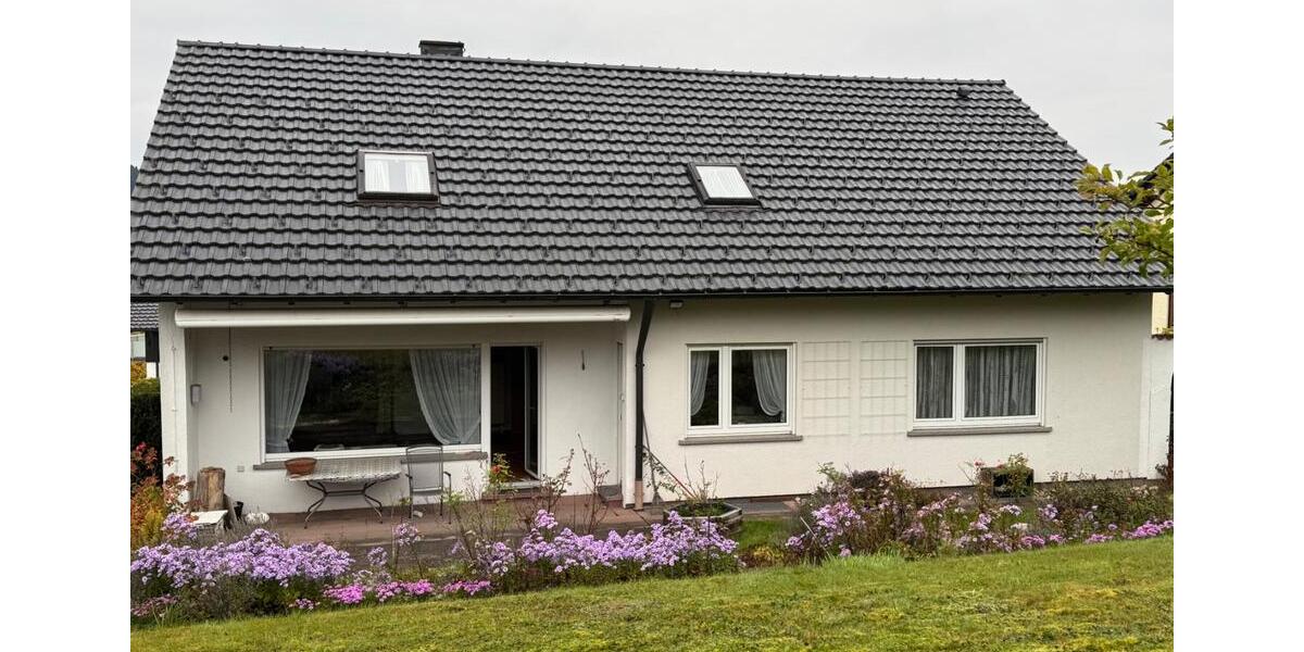 Einfamilienhaus Schramberg - 9 Zimmer, 246 m&sup2;, 465.000&euro; | Angebot:23503207