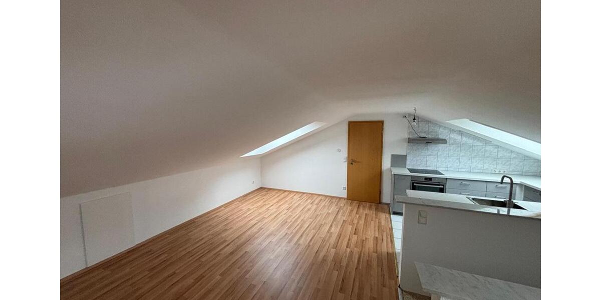 Dachgeschoßwohnung Wurmlingen - 2 Zimmer, 50 m&sup2;, 700&euro; | Angebot:24745370