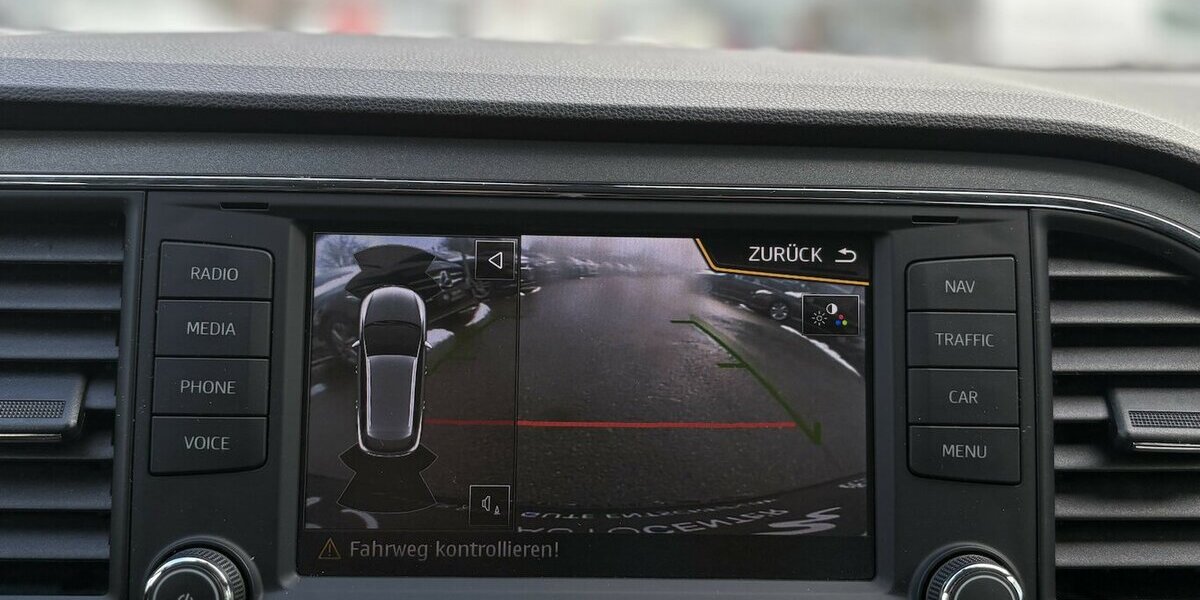 Seat Leon 1.4 TSI ST FR KAMERA/NAVI/SHZ/AHK/LED/TEMPO 81.478 km 12.800 &euro; Villingen-Schwenningen 78054