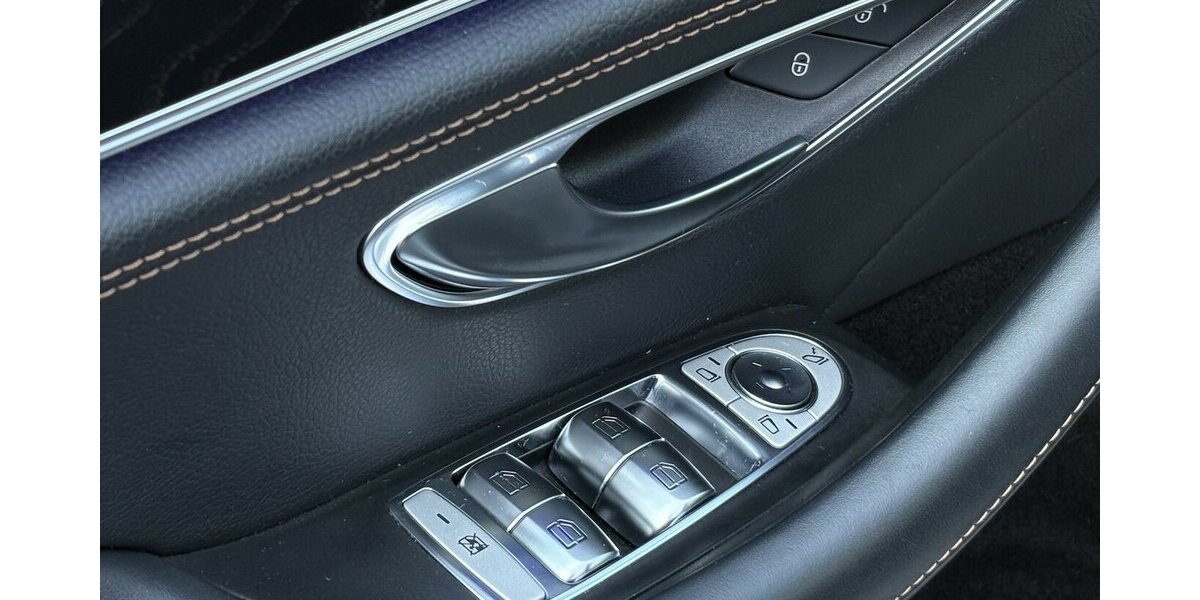 Mercedes-Benz CLS 450 4Matic Edition 1 360°/HUD/MEMORY/MASSAGE 71.300 km 45.900 &euro; Villingen-Schwenningen 78054