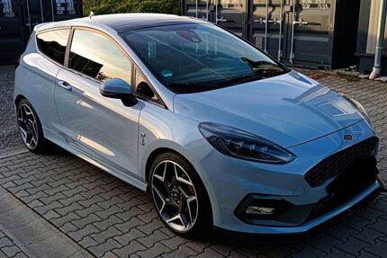 Ford Fiesta 42.900 km 22.400 &euro; Dunningen 78655