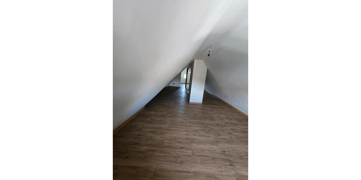 Etagenwohnung Wehingen - 4 Zimmer, 140 m&sup2;, 1.250&euro; | Angebot:26133452