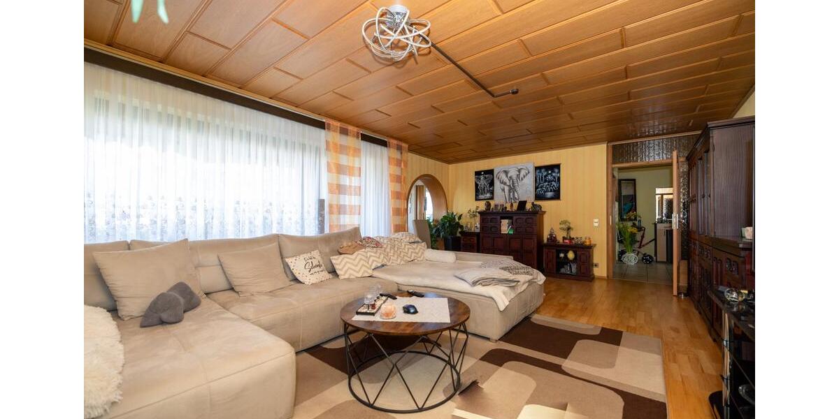Etagenwohnung Villingen-Schwenningen Schwenningen - 5 Zimmer, 138 m&sup2;, 1.449&euro; | Angebot:26366170