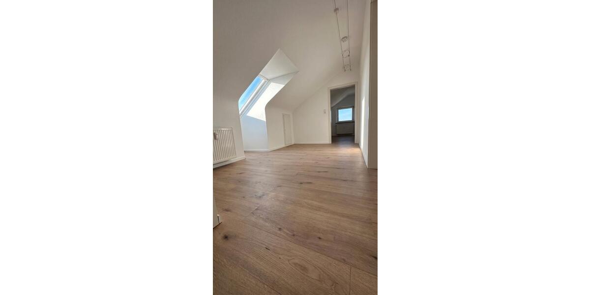 Dachgeschoßwohnung Schramberg - 2.5 Zimmer, 67 m&sup2;, 177.000&euro; | Angebot:27067342