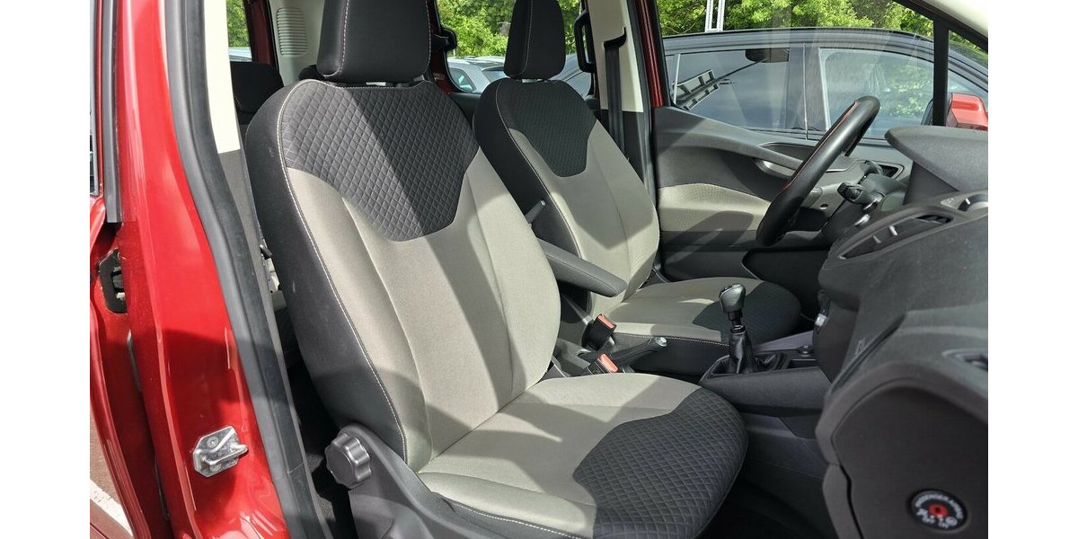 Ford Tourneo Courier 1.5 TDCI/NAVI/KAMERA/1.HAND 90.365 km 11.900 &euro; Villingen-Schwenningen 78054