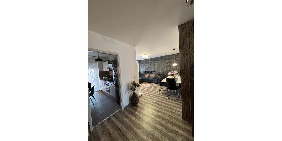 Etagenwohnung Villingen-Schwenningen Schwenningen - 4.5 Zimmer, 91 m&sup2;, 289.000&euro; | Angebot:25422595