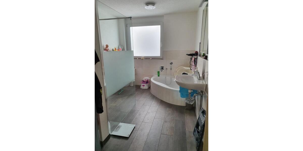 Etagenwohnung Villingen-Schwenningen Schwenningen - 4.5 Zimmer, 112 m&sup2;, 1.160&euro; | Angebot:25452071