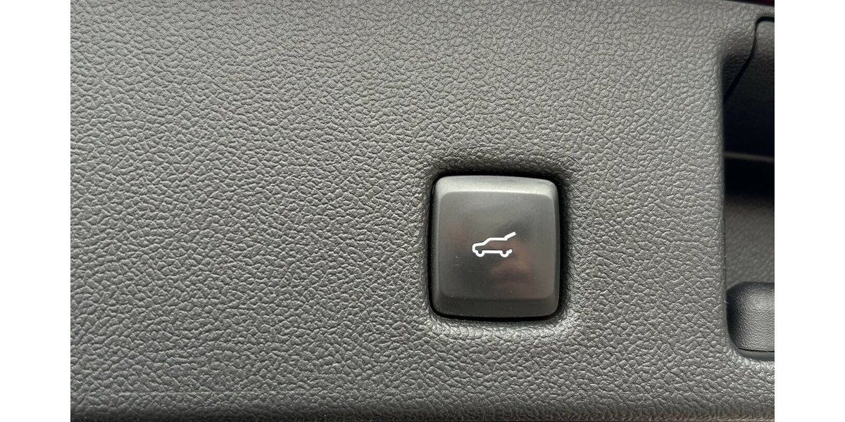 Ford Kuga Plug-In Hybrid ST-Line HEADUP/NAVI/KAMERA 29.500 km 20.900 &euro; Villingen-Schwenningen 78054