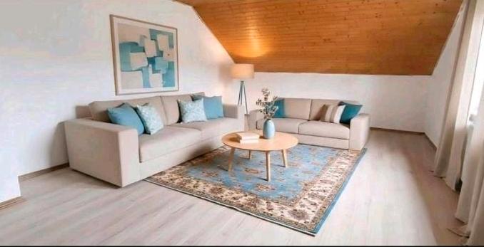 Dachgeschoßwohnung Villingen-Schwenningen Schwenningen - 2 Zimmer, 14 m&sup2;, 400&euro; | Angebot:26597542
