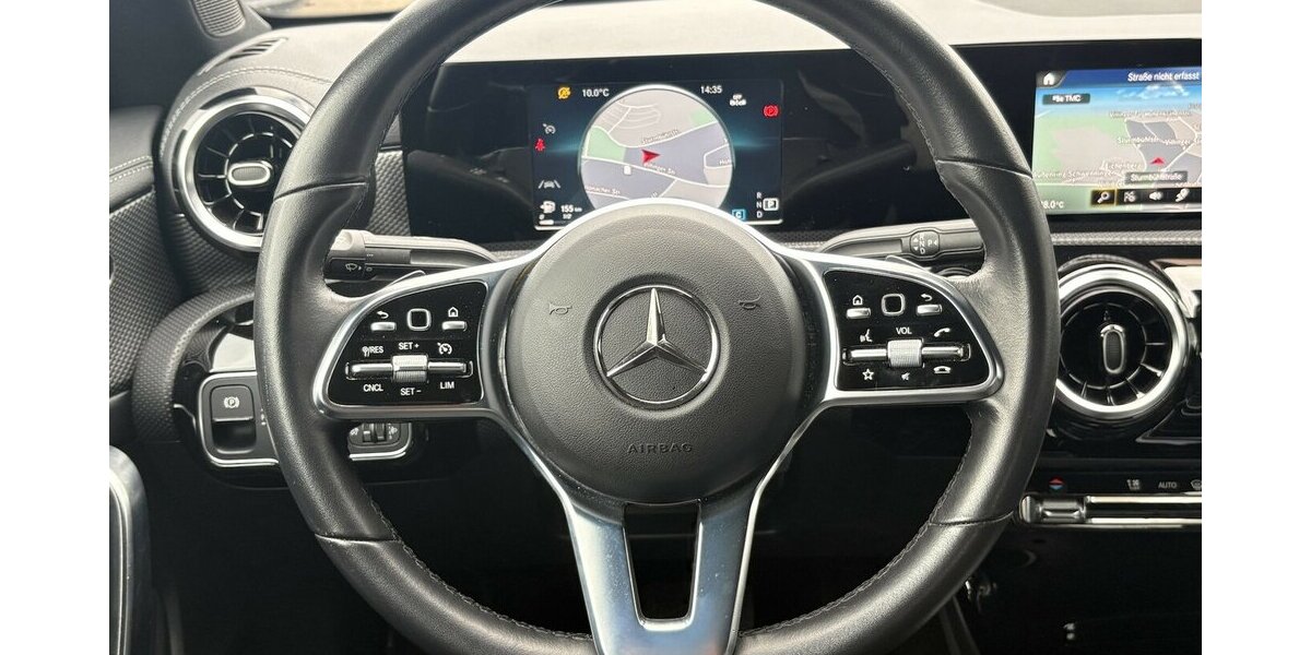 Mercedes-Benz CLA 200 d 4MATIC NAVI/KAMERA/AHK/SHZ/LED/1.HAND 89.949 km 28.900 &euro; Villingen-Schwenningen 78054