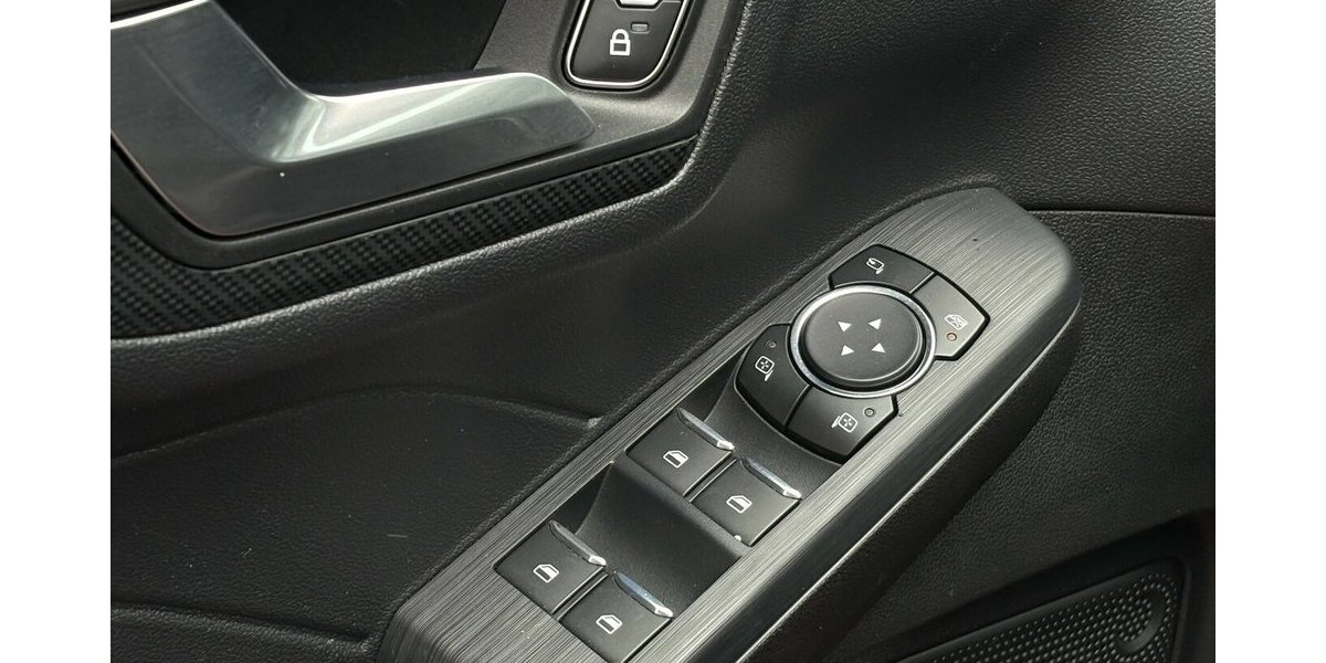 Ford Kuga Plug-In Hybrid ST-Line HEADUP/NAVI/KAMERA 29.500 km 20.900 &euro; Villingen-Schwenningen 78054