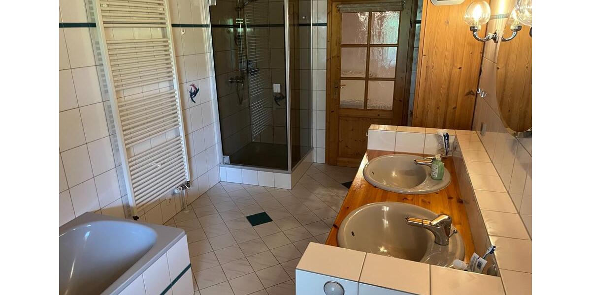 Bauernhaus, Landhaus Wutach - 8 Zimmer, 300 m&sup2;, 570.000&euro; | Angebot:22627426