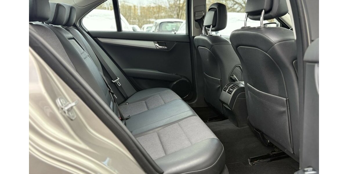 Mercedes-Benz C 220 CDI SITZHEIZUNG/BI-XENON/TEMPOM/ISOFIX/PDC 124.885 km 10.900 &euro; Villingen-Schwenningen 78054