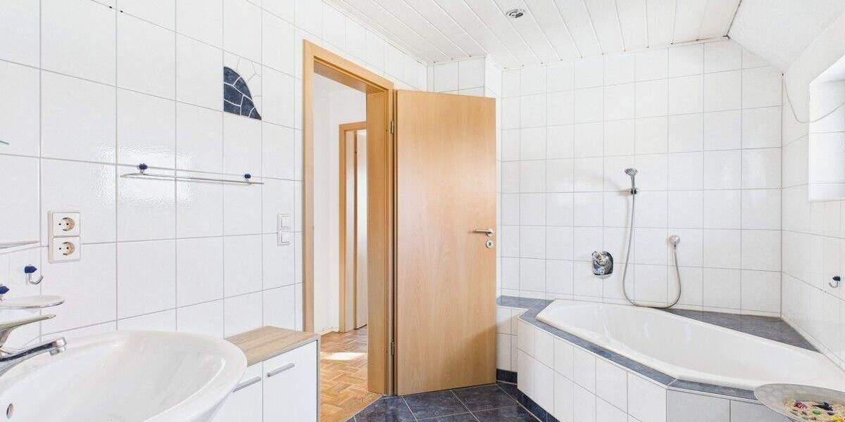 Einfamilienhaus Rottweil - 4 Zimmer, 140 m&sup2;, 425.000&euro; | Angebot:25683372