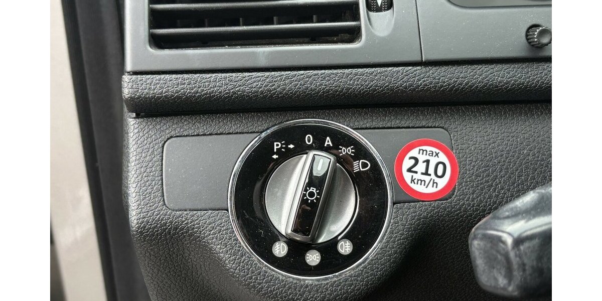 Mercedes-Benz C 220 CDI SITZHEIZUNG/BI-XENON/TEMPOM/ISOFIX/PDC 124.885 km 10.900 &euro; Villingen-Schwenningen 78054