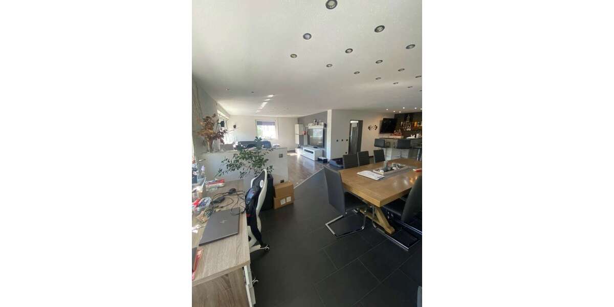 Etagenwohnung Blumberg - 4 Zimmer, 132 m&sup2;, 219.000&euro; | Angebot:23694430