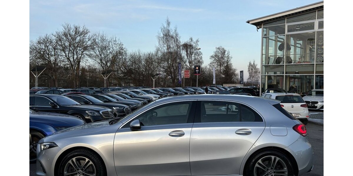 Mercedes-Benz A 250 BUSSINES/NAVIGATION/HIGHPERFORMACE-LED/PDC 123.953 km 19.900 &euro; Villingen-Schwenningen 78054