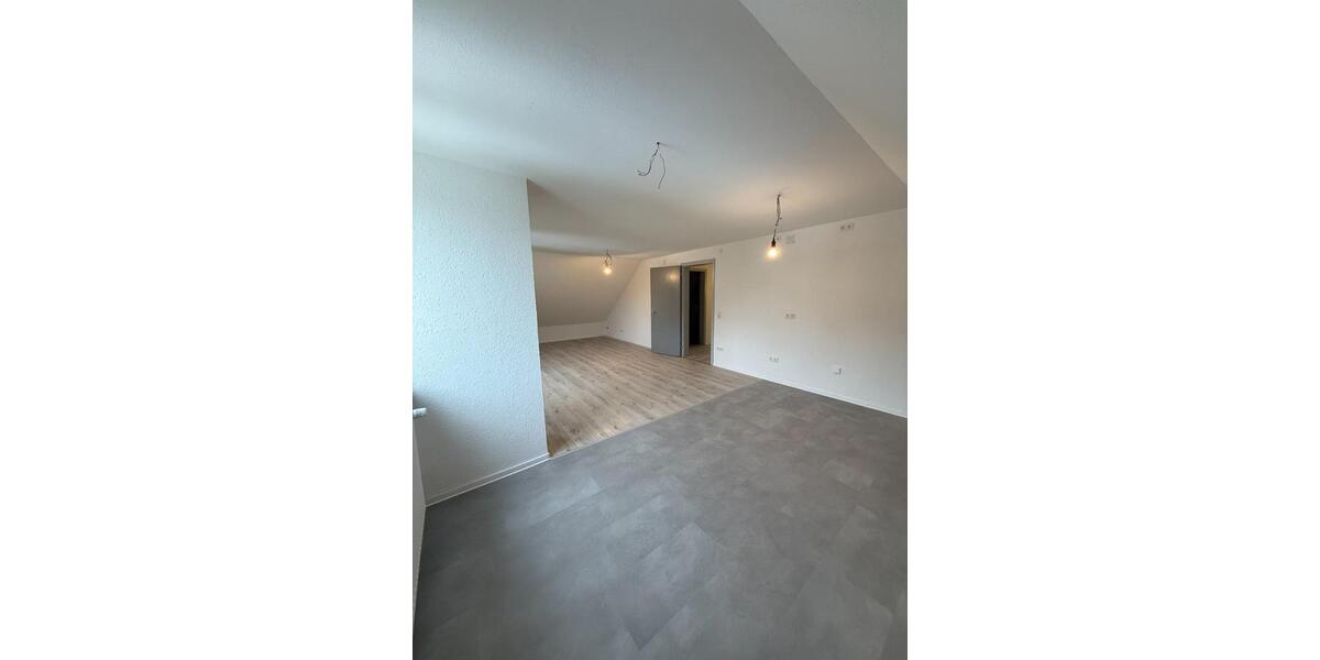 Dachgeschoßwohnung Blumberg - 3 Zimmer, 72 m&sup2;, 700&euro; | Angebot:25393854