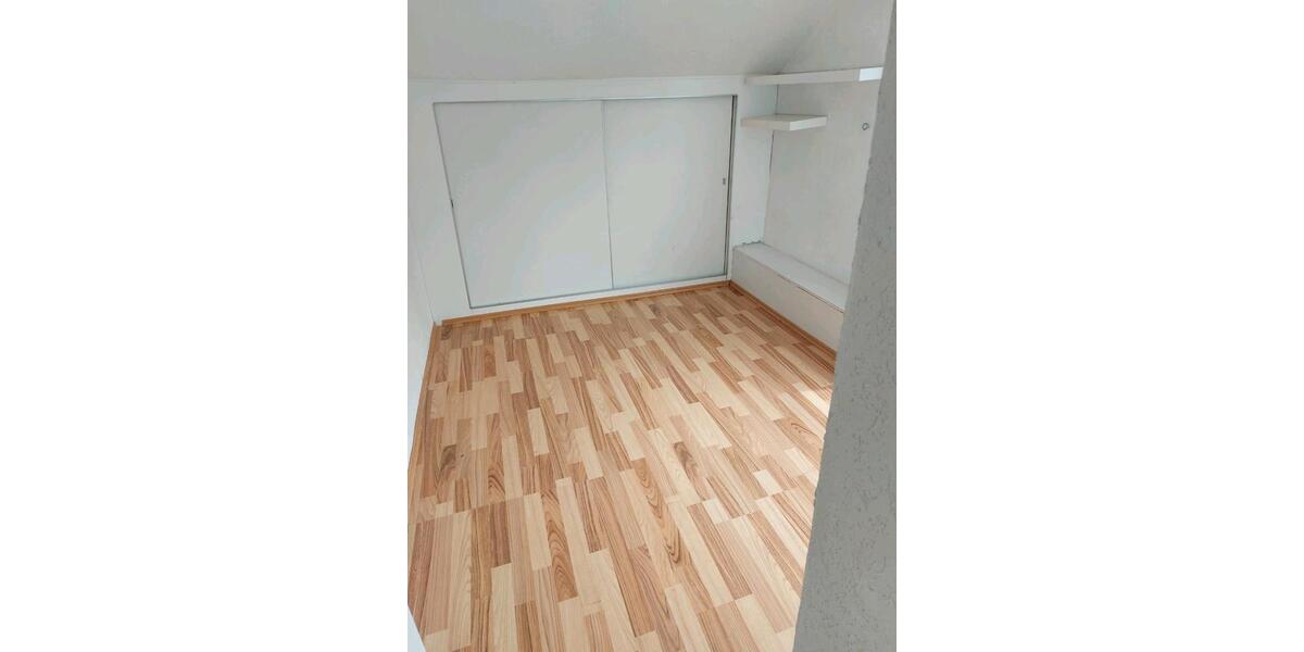 Dachgeschoßwohnung Villingen-Schwenningen Kopsbühl - 4 Zimmer, 91 m&sup2;, 800&euro; | Angebot:26416011