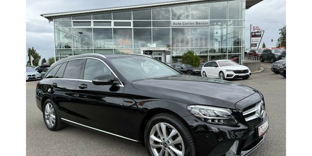 Mercedes-Benz C 180 AVANTGARDE/BURMESTER/KAMERA/HEAD UP/LEDER 72.347 km 25.900 &euro; Villingen-Schwenningen 78054