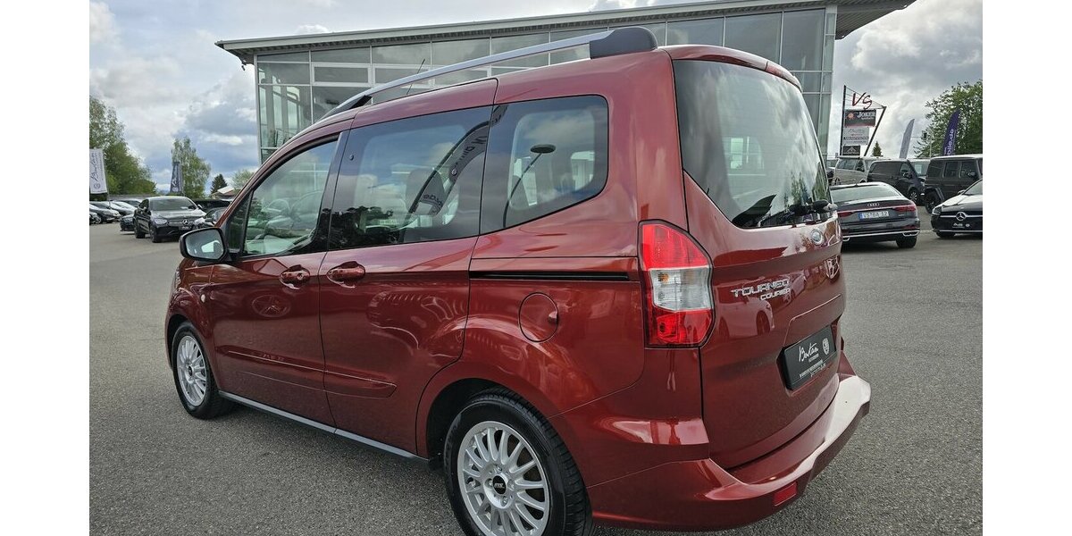 Ford Tourneo Courier 1.5 TDCI/NAVI/KAMERA/1.HAND 90.365 km 11.900 &euro; Villingen-Schwenningen 78054