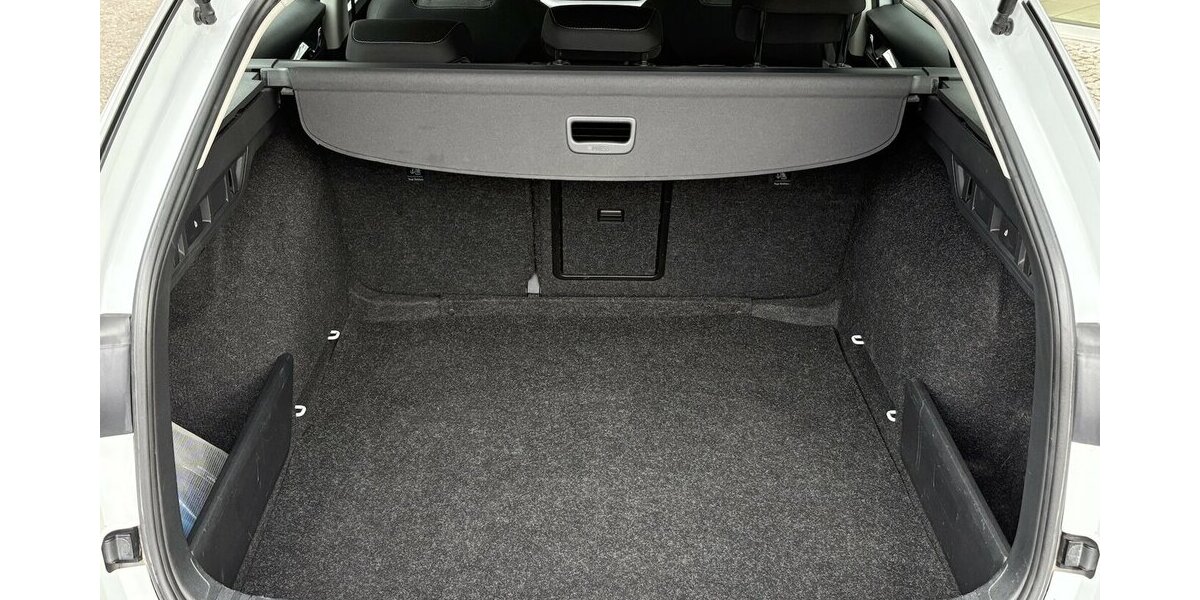 Skoda Octavia 2.0 TDI Combi Style MEMORY/NAVI/CARPLAY 84.033 km 21.800 &euro; Villingen-Schwenningen 78054