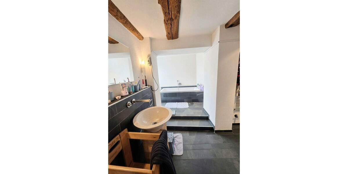 Einfamilienhaus Hüfingen Innenstadt - 8 Zimmer, 140 m&sup2;, 290.000&euro; | Angebot:25928934