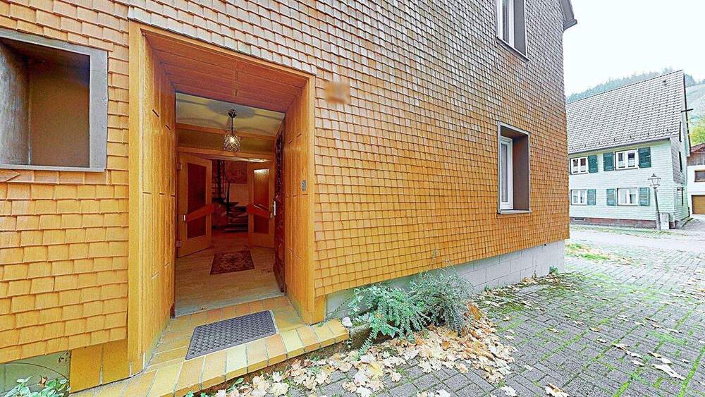 Einfamilienhaus Vöhrenbach Stadtgebiet - 1 Zimmer, 204 m&sup2;, 195.000&euro; | Angebot:25747049