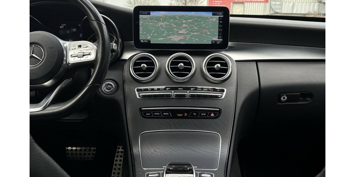 Mercedes-Benz C 200 AMG KAMERA/NAVI/CARPLAY/NIGHT/SHZ/ACC/AHK 73.254 km 24.800 &euro; Villingen-Schwenningen 78054