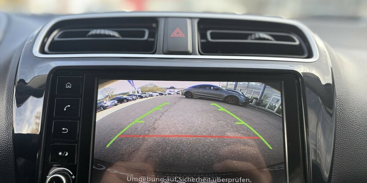 Mitsubishi Space Star SELECT + KLIMA/KAMERA/TEMPOMAT/1.HAND 28.775 km 10.900 &euro; Villingen-Schwenningen 78054