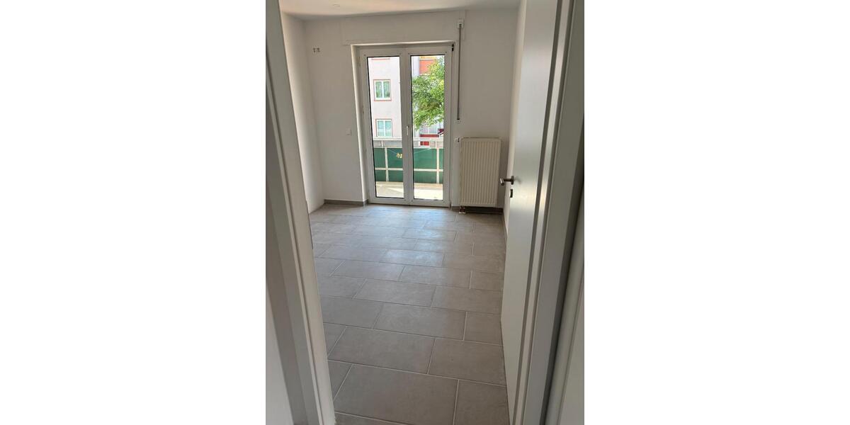 Hochparterre Villingen-Schwenningen Kopsbühl - 3 Zimmer, 84 m&sup2;, 925&euro; | Angebot:26619543