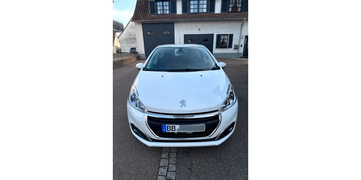 Peugeot 208 32.631 km 9.290 &euro; Oberndorf am Neckar 78727