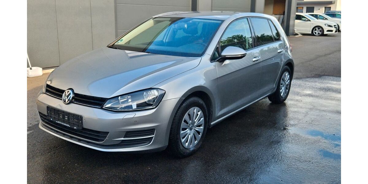 VW Golf 78.000 km 8.450 &euro; Aldingen 78554