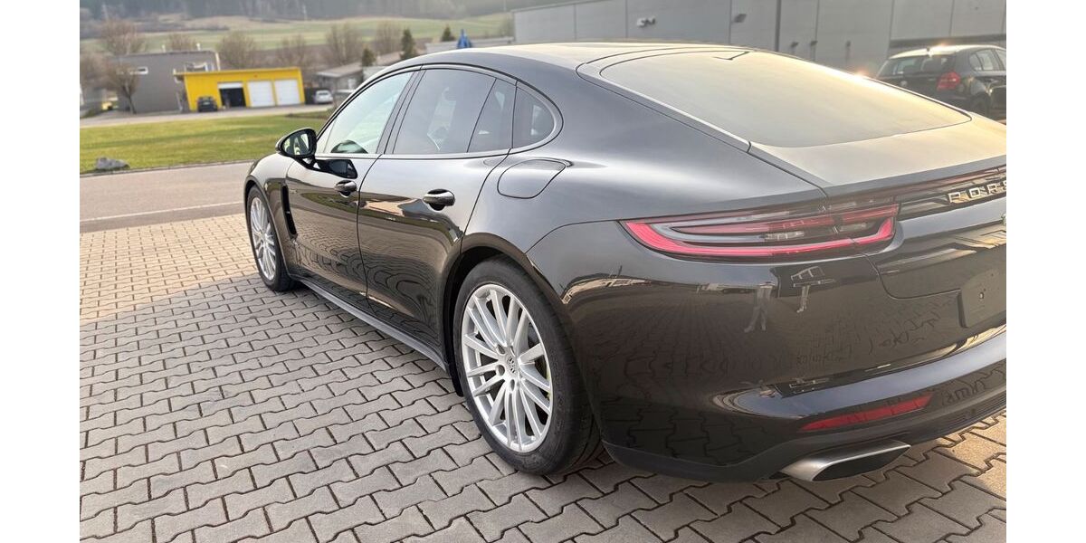 Porsche Panamera 87.240 km 43.900 &euro; Balgheim 78582