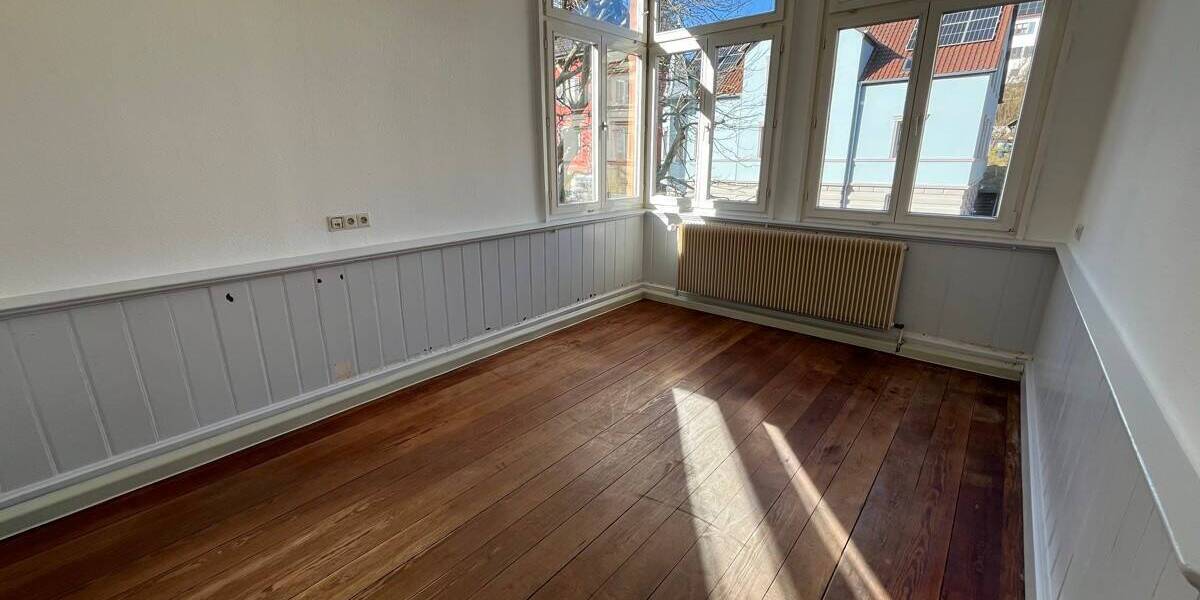Gewerbeobjekt Rottweil - 6 Zimmer, 199 m&sup2;, 1.400&euro; | Angebot:25820683