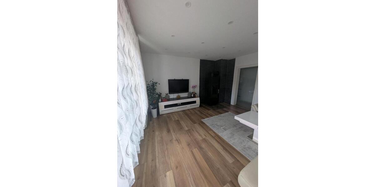 Dachgeschoßwohnung Tuttlingen - 6 Zimmer, 141 m&sup2;, 349.000&euro; | Angebot:26709609