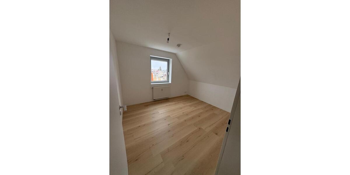 Dachgeschoßwohnung Trossingen - 2 Zimmer, 45 m&sup2;, 800&euro; | Angebot:25960846