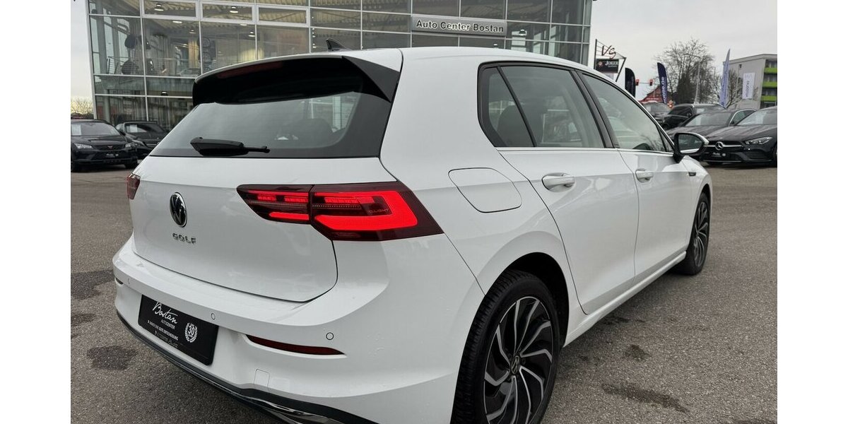 VW Golf 1 ST EDITION VIII LIM. STYLE/MASSAGE/MEMORY 128.913 km 16.800 &euro; Villingen-Schwenningen 78054