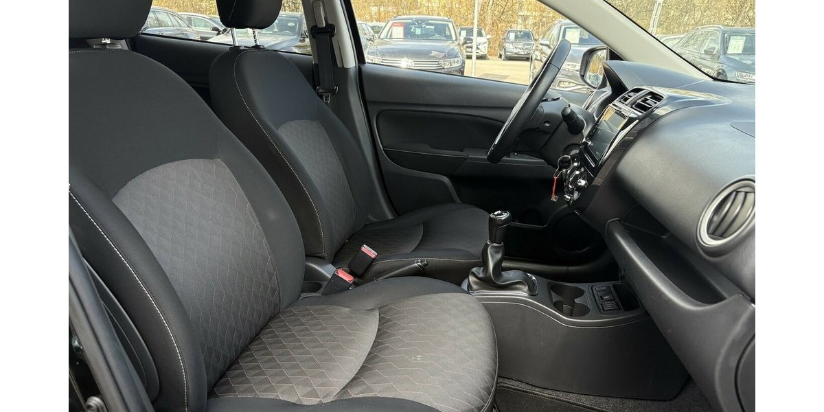 Mitsubishi Space Star SELECT + KLIMA/KAMERA/TEMPOMAT/1.HAND 28.775 km 10.900 &euro; Villingen-Schwenningen 78054