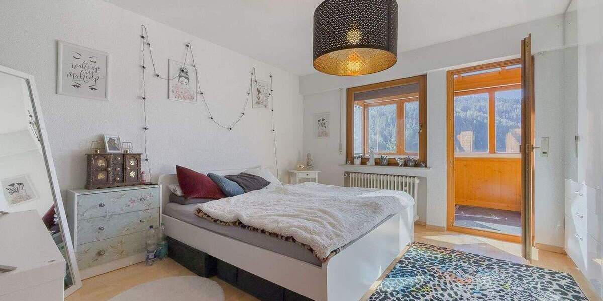 Einfamilienhaus Tennenbronn / Tennenbronn Tennenbronn - 8 Zimmer, 184 m&sup2;, 298.000&euro; | Angebot:25691611