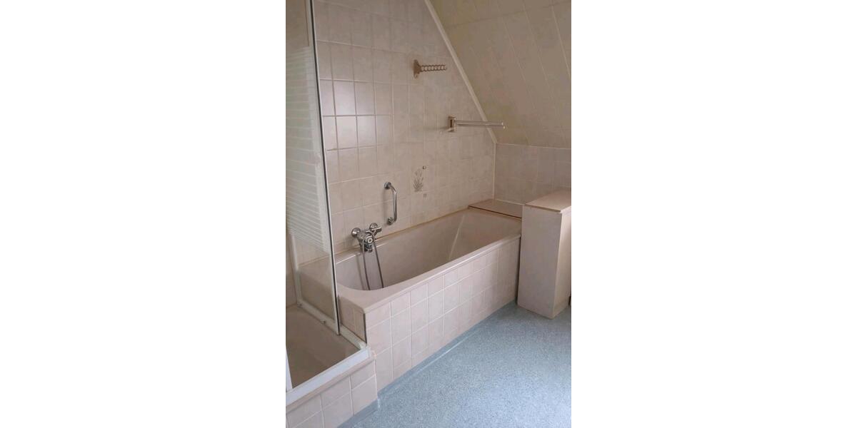 Etagenwohnung Hausen ob Verena - 3.5 Zimmer, 77 m&sup2;, 1.075&euro; | Angebot:26183223