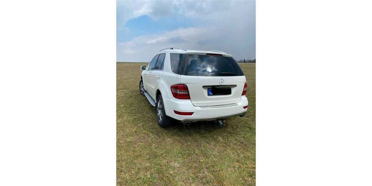 Mercedes-Benz ML 300 236.000 km 13.200 &euro; Rötenbach 79877