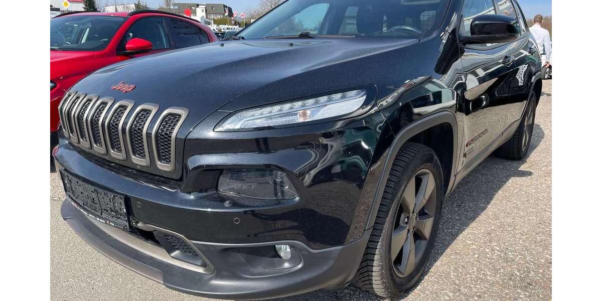 Jeep Cherokee 138.500 km 13.700 &euro; Villingen-Schwenningen 78052