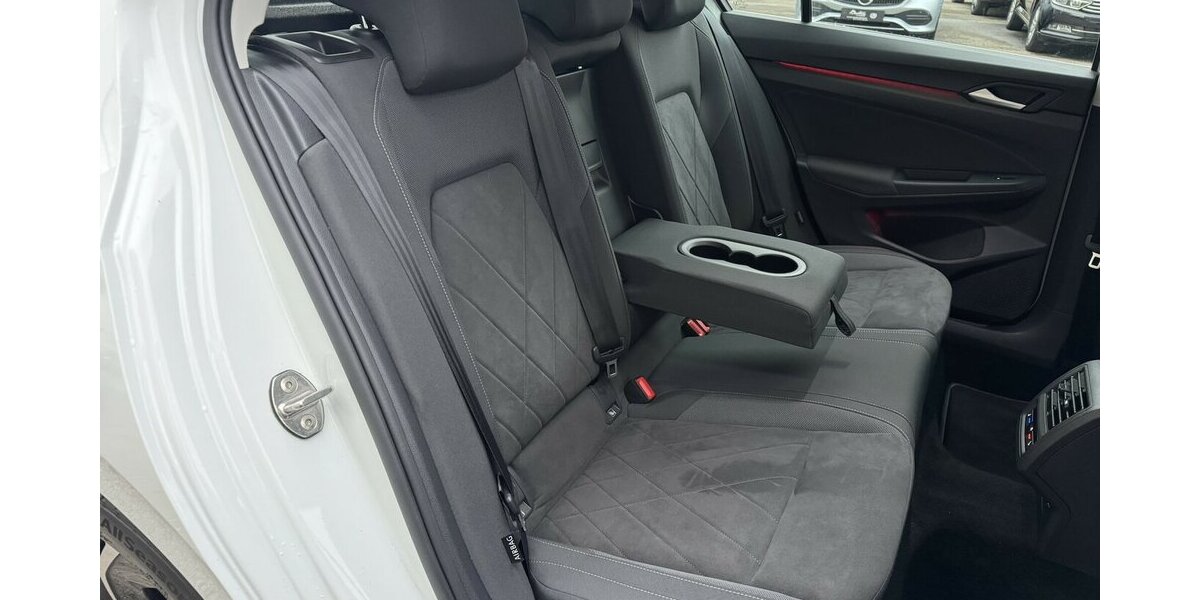 VW Golf 1 ST EDITION VIII LIM. STYLE/MASSAGE/MEMORY 128.913 km 16.800 &euro; Villingen-Schwenningen 78054