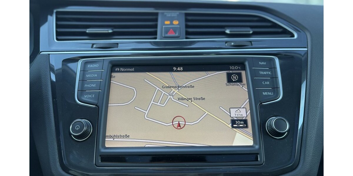 VW Tiguan 2.0 TDI HIGHLINE/4x4/PANO/STANDHEIZUNG 137.501 km 19.800 &euro; Villingen-Schwenningen 78054